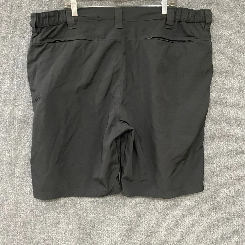 Wrangler Authentics Mens Outdoor Utility Shorts Black ZM926BL Size 46